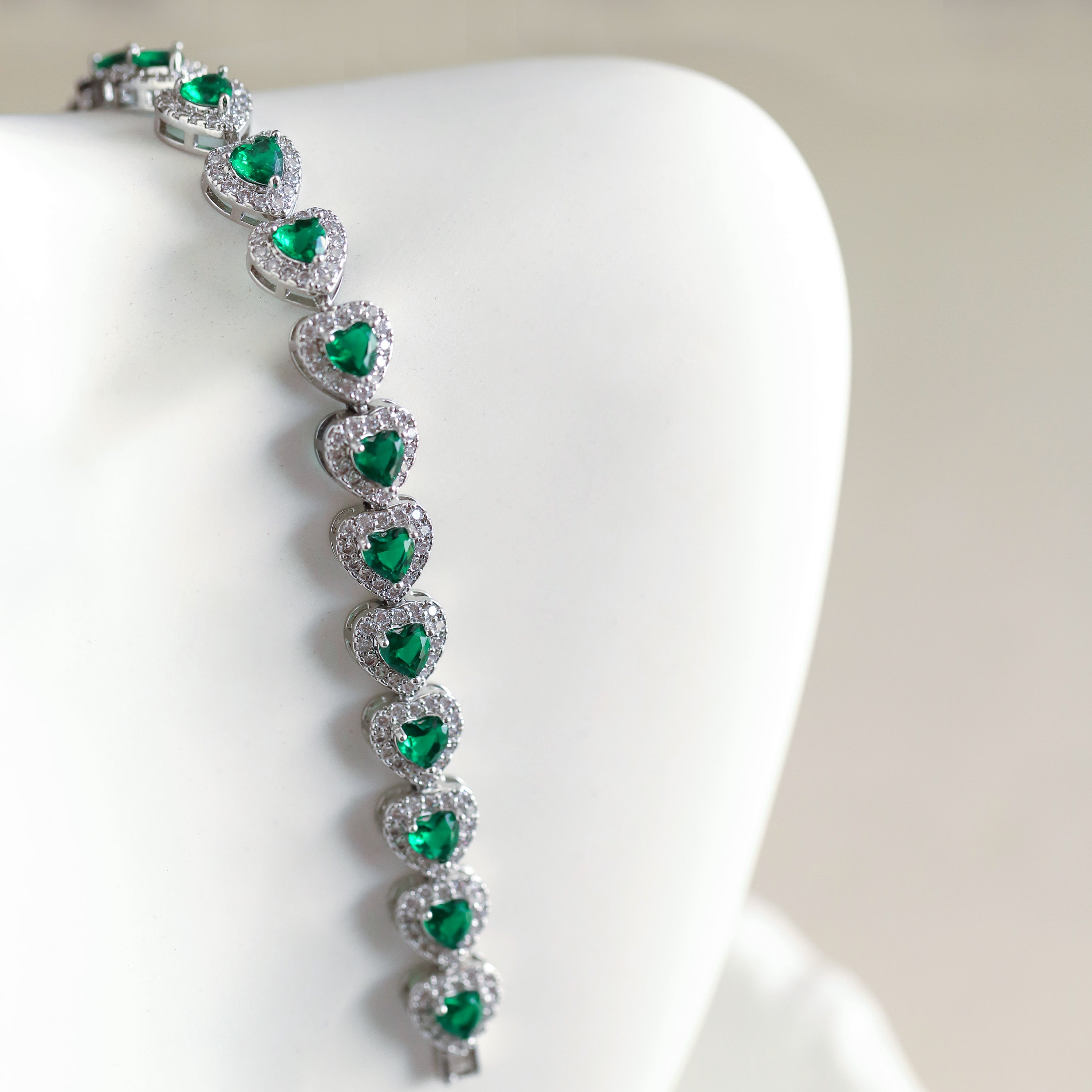 Emerald Green Heart Tennis Bracelet – Sparkly & Elegant Gift for Her