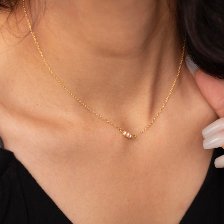 Dainty Peach Freshwater Pearl Necklace – Minimalist Bridal Jewelry