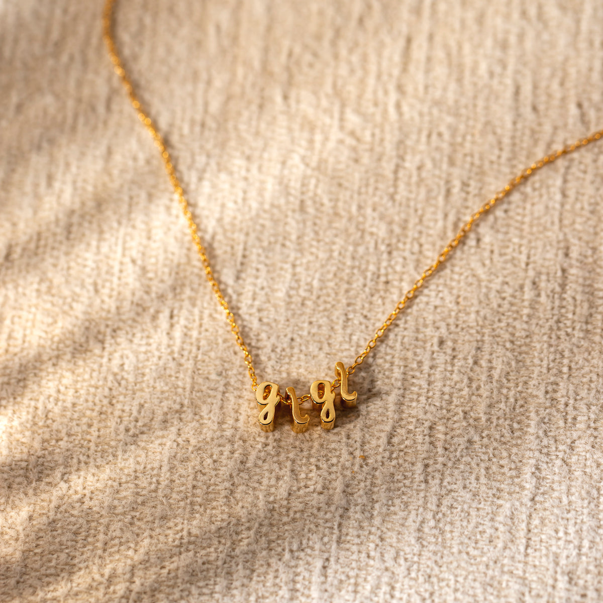 Cursive Name Necklace – Personalized Minimalist Jewelry