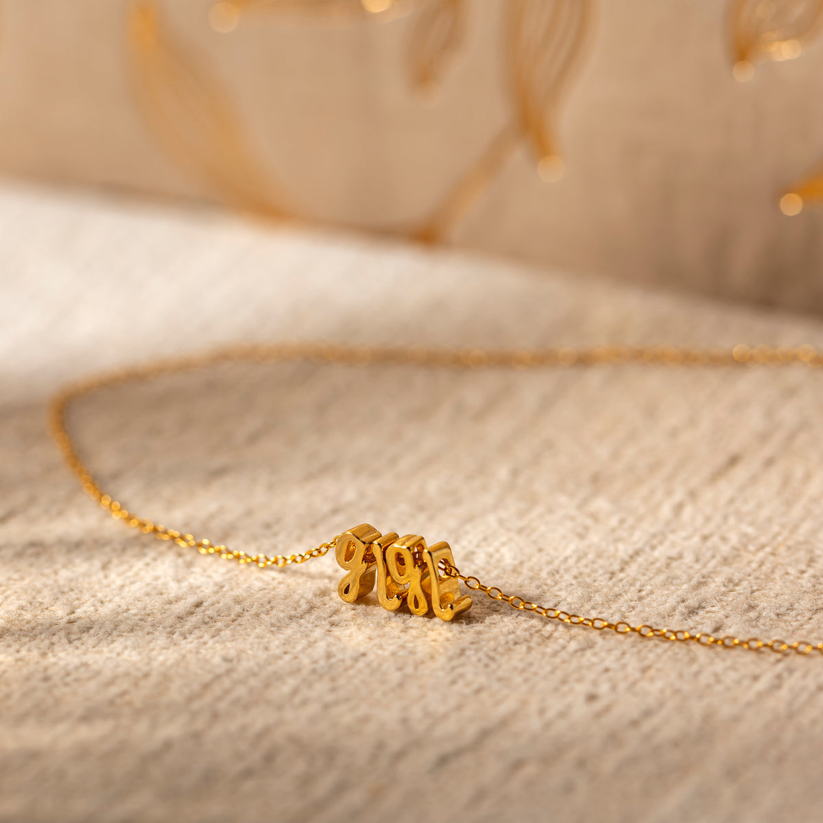 Cursive Name Necklace – Personalized Minimalist Jewelry
