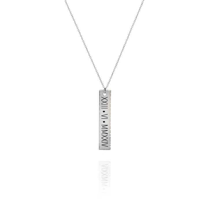 Vertical Hammered Bar Necklace – Personalized Sterling Silver Jewelry